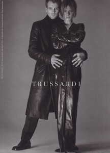 Avedon_Trussardi_Fall_Winter_1997_98_01.thumb.jpeg.4e8df76cc7065de55e86486ea2f5d4f4.jpeg