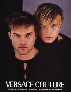 Avedon_Versace_Menswear_Fall_Winter_1997_98_02.thumb.jpg.02eda55e9a5ca0a10c63ac6ee8abe6fc.jpg