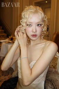 BZVN-rose-saint-laurent-front-row-ss25-4.jpg