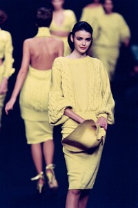 Balenciaga1992WomenSS3.thumb.jpg.6d3a9f2270f3ef30268655b46fe288c2.jpg