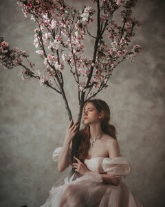 •Bloom  ••Photographer- @jovanarikalo •Decoration- @tandrbal •Mia- @biljana.velojic.makeup •Dress- @selkie (1).jpg
