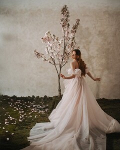 •Bloom  ••Photographer- @jovanarikalo •Decoration- @tandrbal •Mia- @biljana.velojic.makeup •Dress- @selkie (4).jpg