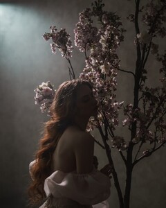 •Bloom  ••Photographer- @jovanarikalo •Decoration- @tandrbal •Mia- @biljana.velojic.makeup •Dress- @selkie (6).jpg