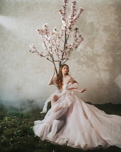 •Bloom  ••Photographer- @jovanarikalo •Decoration- @tandrbal •Mia- @biljana.velojic.makeup •Dress- @selkie.jpg