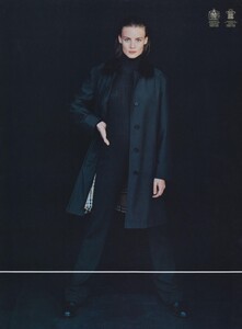 Burberry_London_Fall_Winter_1997_98_01.thumb.jpg.c8a3d710ebafb925b35ee6aaa40d6fe4.jpg