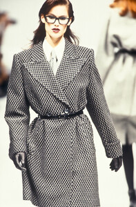 Byblos1995WomenFW3.thumb.jpg.37c44be690634f16732cfda648d11a48.jpg