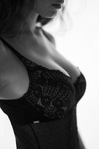 Caroline_13_HD_by_Olivier_Merzoug_PhotographerBD_Illuminate.thumb.jpg.791d6b8955893267bf02ac5496b600d8.jpg