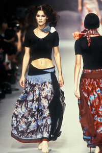 Chloe1995WomenFW21.thumb.jpg.9b259f696247892be6f0e0d2cef16002.jpg