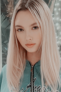 Chloe Avenaim1.png