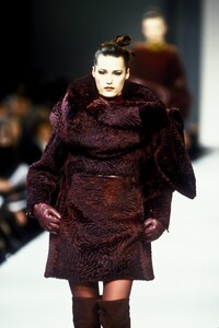 ClaudeMontana1996WomenRTW57.thumb.jpg.e4abbb6ecc2a9253c8b972bf38201958.jpg