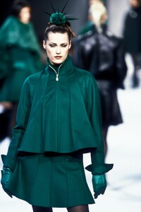 ClaudeMontana1996WomenRTW63.thumb.jpg.d7428db5c4ad7c9aabb98455ee0473cd.jpg