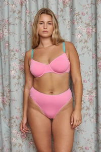 DORA_LARSEN_ECOM_SS25_087.webp