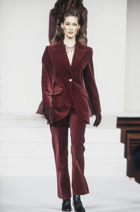 DanielHechter1994WomenRTW11.thumb.jpg.ecec89e78ba6289f8e6ac519ff5988ff.jpg
