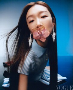 Dongyu-Zhou-by-Dan-Beleiu-Vogue-China-June-2023-00001.thumb.jpg.19540491fc83cd8daf38c76b53bfdf86.jpg