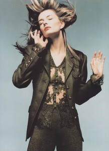 Escada_Fall_Winter_1997_98_03.thumb.jpeg.2c143043e412af720c58623a7495ccd4.jpeg