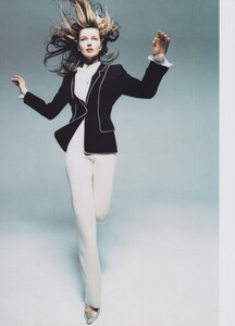 Escada_Fall_Winter_1997_98_05.thumb.jpeg.37ab1e682f8c0773675a22c2492cb60f.jpeg