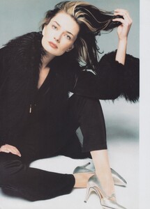 Escada_Fall_Winter_1997_98_07.thumb.jpeg.0731af9ddbdfd3582a80a1bd2de99bb9.jpeg