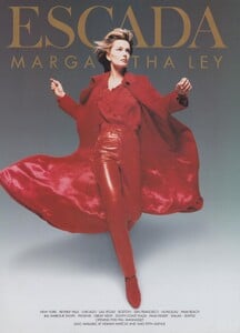 Escada_Fall_Winter_1997_98_08.thumb.jpeg.eafb2322d0f5e7f34fdeb87a6f993261.jpeg