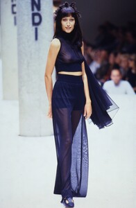Fendi1993WomenRTW52.thumb.jpg.ddd9b7800d74748b4eaf61fcd8c43f72.jpg