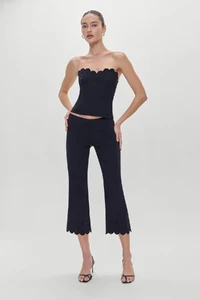 Frankiesbikinis-TwilightTop-Black-Front-4.thumb.webp.699baaec6940099a0d72b3abf33ef9c9.webp