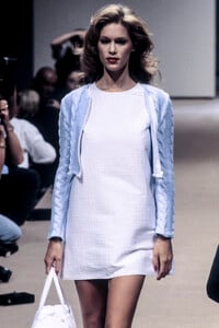 GaetanoNavarra1995WomenRTW78.thumb.jpg.29f651bbd89708e39069e6a07079ee20.jpg
