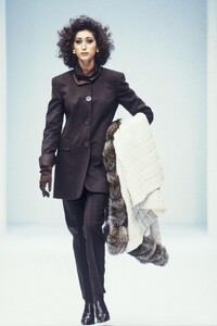 GianfrancoFerre1992FW55.thumb.jpg.9b3ca8af969d6bbb32c8cc16b4f93fe9.jpg