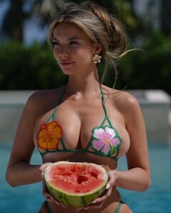 Grace_Boor_in_bikini_03-15-2025_2__1_.jpg