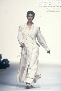 Hermes1994WomenRTW23.thumb.jpg.e8c284efab92615b7192d78a142ea470.jpg