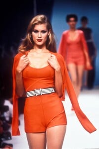 HerveLeger1995WomenRTW10.thumb.jpg.c0dcae0397d3ad65fa18cdd294fa2288.jpg