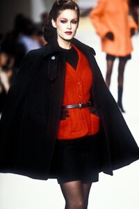 HerveLeger1995WomenRTW25.thumb.jpg.04497f0c699e58d522d0ba13cb1191d8.jpg