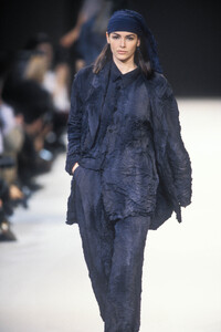 IsseyMiyake1993WomenRTW46.thumb.jpg.f434d6c94743e16b2e1f948a612f75f7.jpg