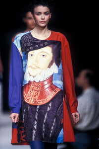 KansaiYamamoto1992SS25.thumb.jpg.19e508e0e43b3457d1ce0c8085b2bdf4.jpg