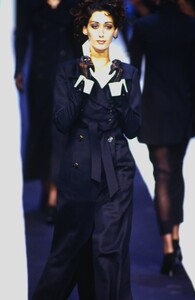KarlLagerfeldFW19921.thumb.jpg.310516a969418895eece7a39cc1a662f.jpg