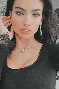 Kelly Gale1.png