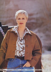 Kirk_St._John_Fall_Winter_1997_98_02.thumb.jpeg.badba2d46da2ba39ccdd96f89f22d1a0.jpeg