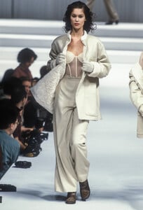 Krizia1995WomenFW181(3).thumb.jpg.042d659e4f068195c576a638b34d274f.jpg