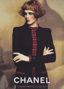 Lagerfeld_Chanel_Fall_Winter_1997_98_01.thumb.jpeg.05199068993508632d67022ac01dd0dc.jpeg