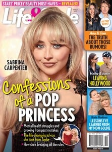 Life & Style 4725.jpg