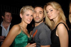 LouisaRaskeJeremyPrivenZoeSummers-GypsyTeaOpening2004.thumb.jpg.906cf1119ddcafaef8f010275768d12f.jpg