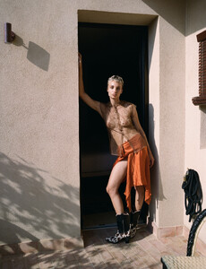 LuciaVilar_LosFeliz5th045.thumb.jpg.44989ea194a3fea883f433c8d2f43766.jpg