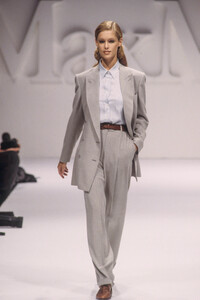 MaxMara1995WomenSS3.thumb.jpg.adadc3c63c9751331aee13ceb364bf5c.jpg