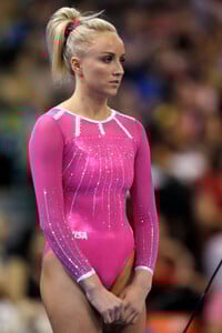 NASTIA-LIUKIN-at-US-Classic-Gymnastics-Meeting-in-Chicago-1.thumb.jpg.c33df446178520e4830b6eec1b356c77.jpg