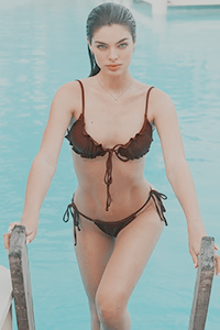 Nadia Ferreira4.png
