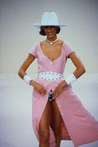 PerryEllisSS19925.thumb.jpg.7bbf9e7447c5dcb2e0ff3c9b0d130f70.jpg