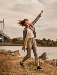 PorterMagazineWinterEscpae24201708(2).thumb.jpg.4ffc19a7a666072c157fa519b791a09a.jpg