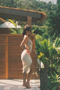 R1-04954-010A.jpg