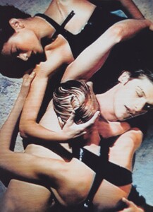 Testino_Gucci_Fall_Winter_1997_98_08.thumb.jpeg.97f72de34bfd5107c324da28eb20854a.jpeg
