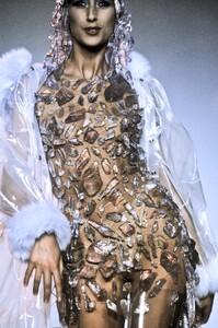 ThierryMugler1991WomenRTW76.thumb.jpg.53861a7ac6ab86dc23a8f22ea90521ce.jpg
