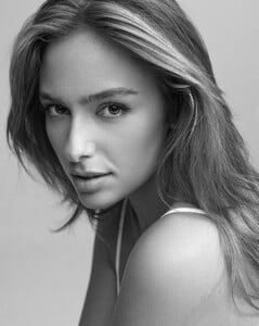 Veronika Kudlickova - Listal (deduped) - (00).jpg