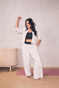 Victorias-Secret-2025-Mothers-Day-Ashley-Graham-VSX-Featherweight-Knit-Wide-Leg-Pant-Jacket-Sports-Bra-1.jpg